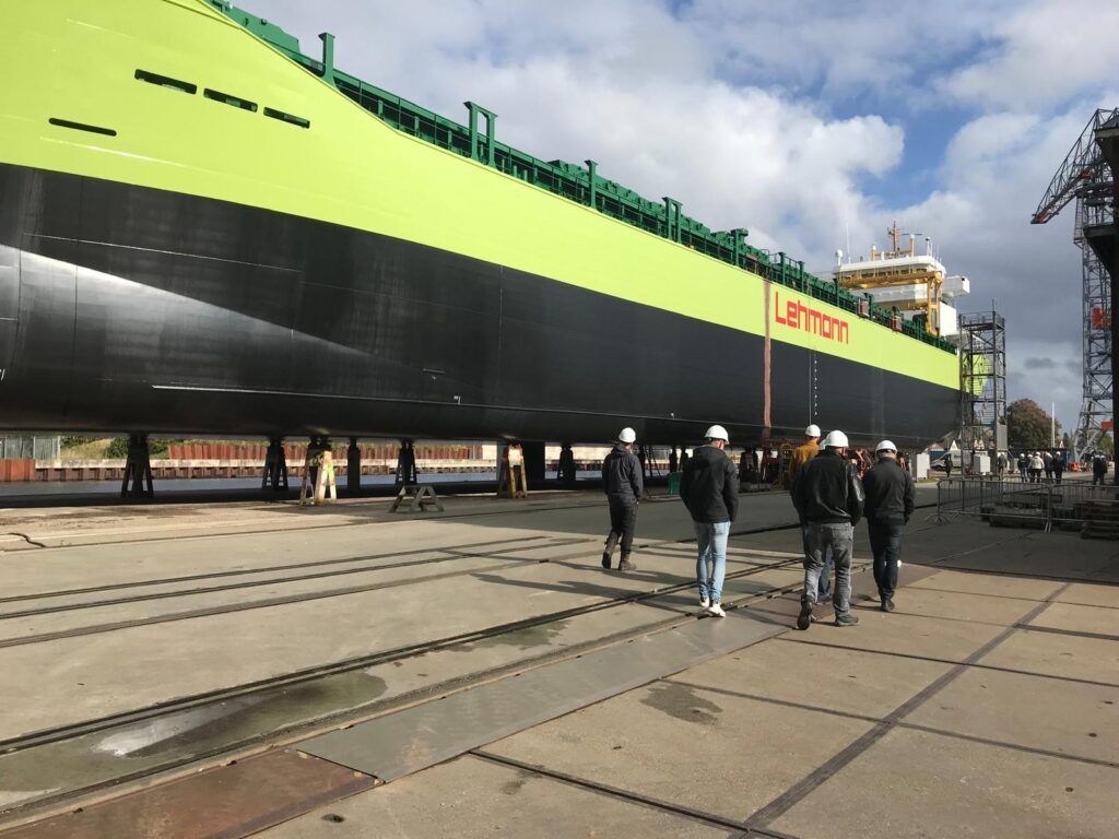 Docenten nemen een kijkje op de werf