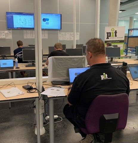 Rolf Ahlers geeft training