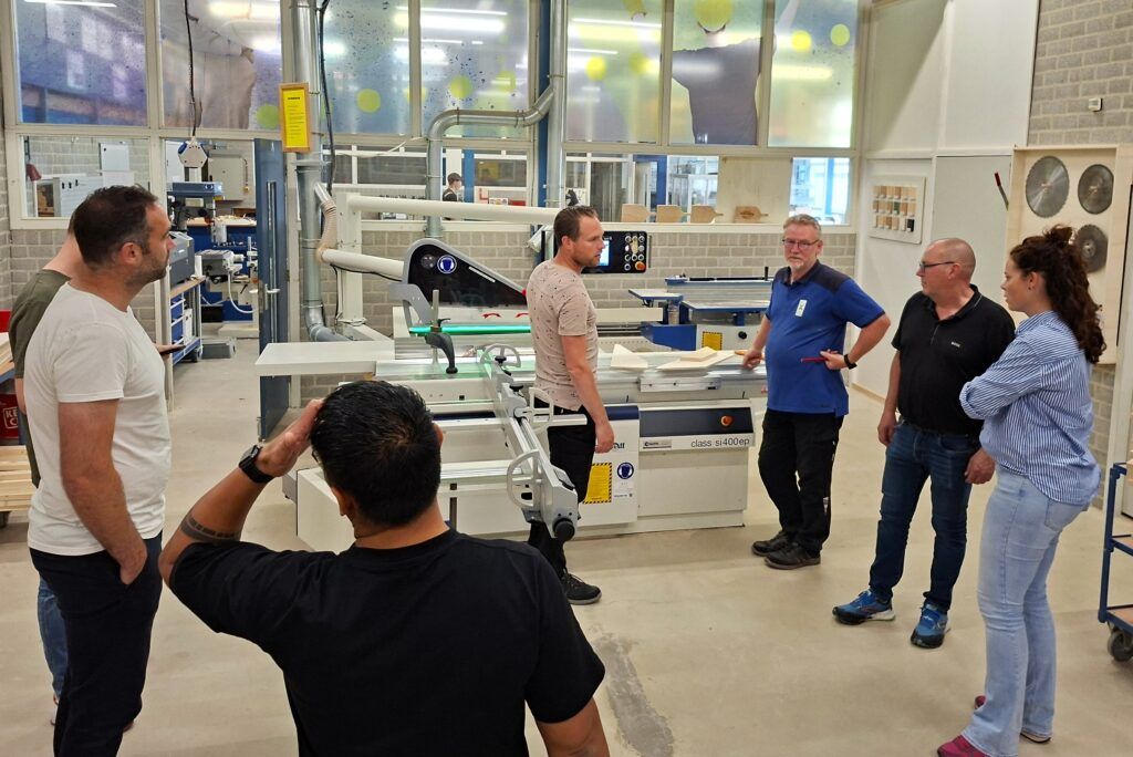 PIT on tour in Bladel deelnemers tijdens rondleiding Pius X College