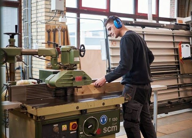 In de werkplaats bij SSPB praktijkcentrum bouw
